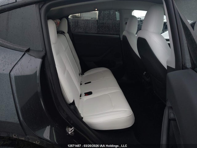 Tesla Model Y 2024 7SAYGDEE9RF993025 Image 8