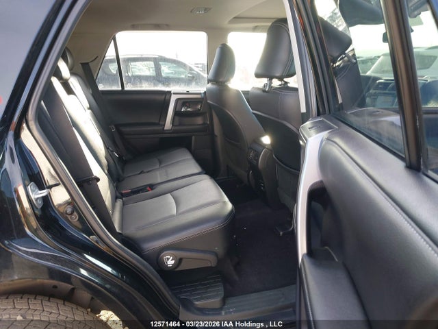 12571464 :رقم المزاد ، JTEBU5JR5F5213119 vin ، 2015 Toyota 4runner Sr5 V6 مزاد بيع