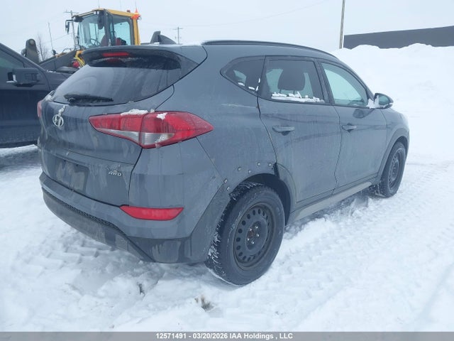 KM8J3CA4XJU627891 Hyundai Tucson Se 2.0l