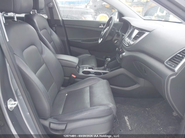 KM8J3CA4XJU627891 Hyundai Tucson Se 2.0l