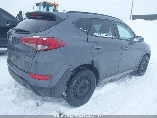KM8J3CA4XJU627891 Hyundai Tucson Se 2.0l