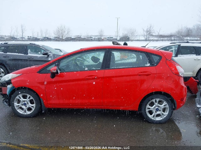 2015 Ford Fiesta Se მანქანა იყიდება აუქციონზე, vin: 3FADP4EJ7FM201654, აუქციონის ნომერი: 12571505