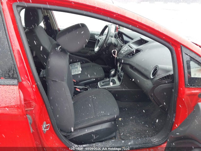 2015 Ford Fiesta Se მანქანა იყიდება აუქციონზე, vin: 3FADP4EJ7FM201654, აუქციონის ნომერი: 12571505