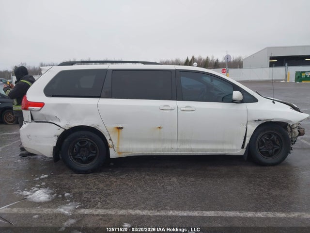 Aukcja sprzedaży 2014 Toyota Sienna Le, vin: 5TDKK3DC9ES489561, numer aukcji: 12571520
