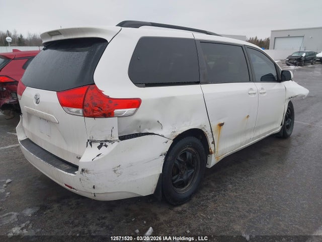 Aukcja sprzedaży 2014 Toyota Sienna Le, vin: 5TDKK3DC9ES489561, numer aukcji: 12571520