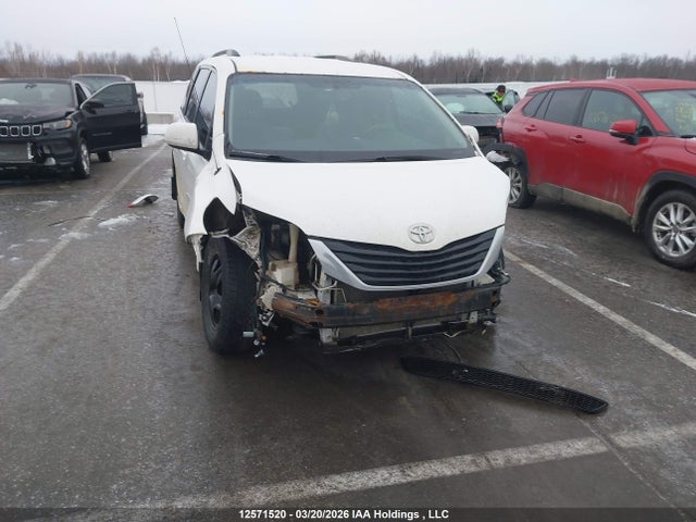 Aukcja sprzedaży 2014 Toyota Sienna Le, vin: 5TDKK3DC9ES489561, numer aukcji: 12571520