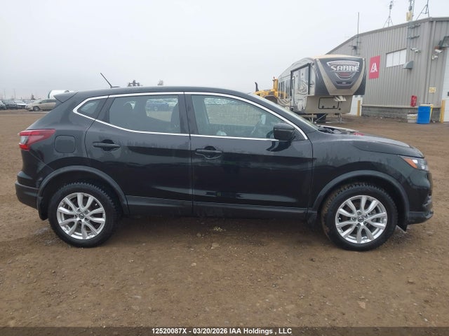 JN1BJ1AW0MW440899 Nissan Qashqai S