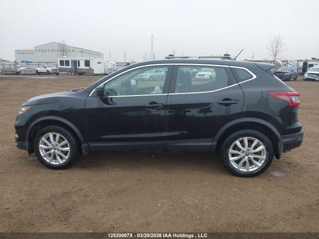 JN1BJ1AW0MW440899 Nissan Qashqai S