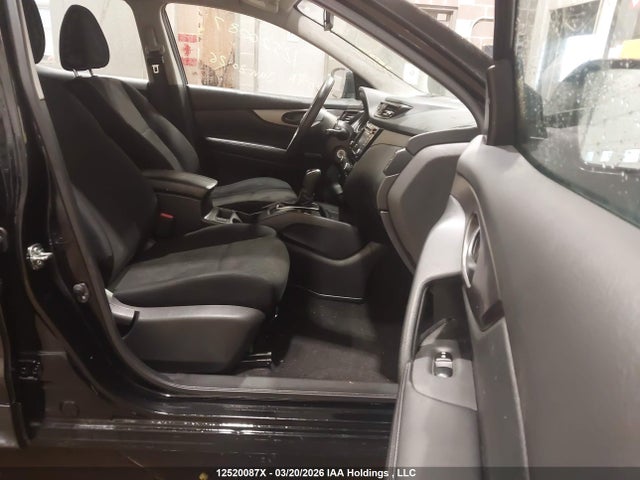 JN1BJ1AW0MW440899 Nissan Qashqai S