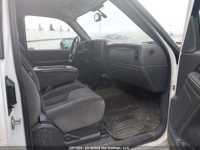 12571624 :رقم المزاد ، 1GTHK29255E327811 vin ، 2005 Gmc Sierra 2500hd Sl/sle/slt مزاد بيع