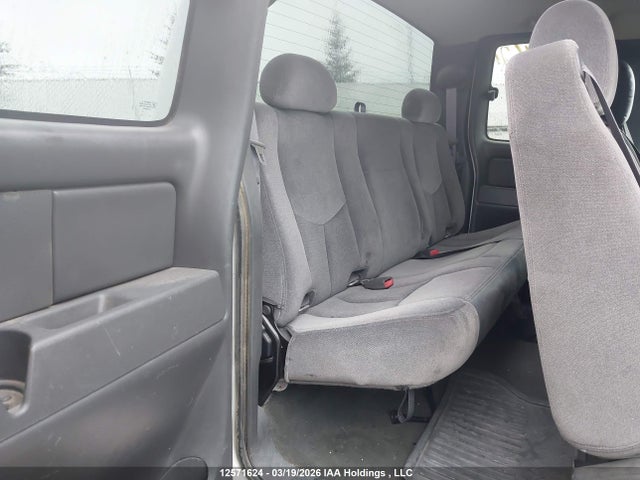 12571624 :رقم المزاد ، 1GTHK29255E327811 vin ، 2005 Gmc Sierra 2500hd Sl/sle/slt مزاد بيع