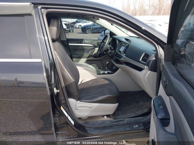 2014 Toyota Highlander Le მანქანა იყიდება აუქციონზე, vin: 5TDBKRFH9ES021471, აუქციონის ნომერი: 12571639