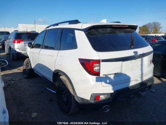 12571642 :رقم المزاد ، 5FNYF8H68NB501204 vin ، 2022 Honda Passport Trailsport مزاد بيع
