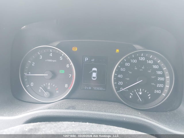 KMHD84LF2HU114891 Hyundai Elantra Se/value/limited