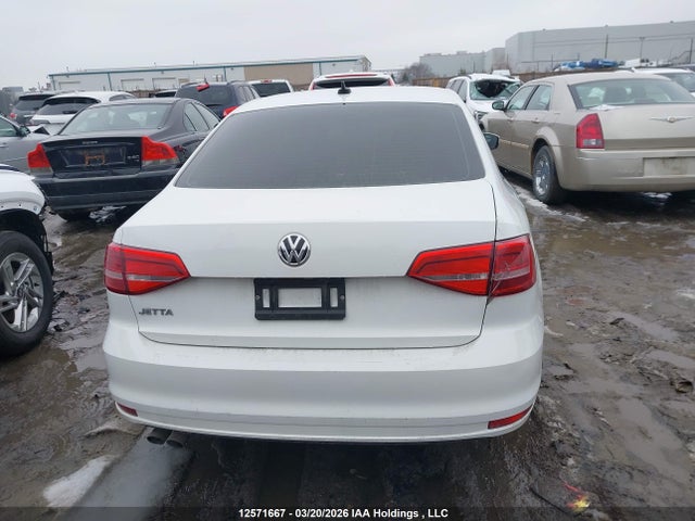 12571667 :رقم المزاد ، 3VW2K7AJ6FM339741 vin ، 2015 Volkswagen Jetta 2.0l Trendline/2.0l Trendline+ مزاد بيع