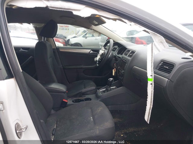 12571667 :رقم المزاد ، 3VW2K7AJ6FM339741 vin ، 2015 Volkswagen Jetta 2.0l Trendline/2.0l Trendline+ مزاد بيع