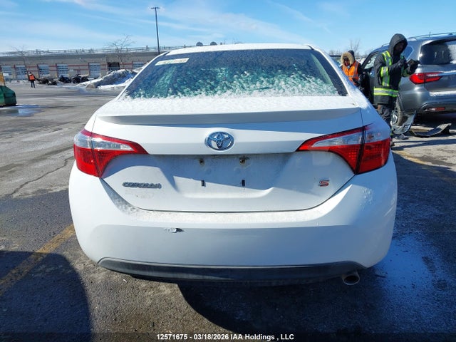 12571675 :رقم المزاد ، 2T1BURHE8FC313877 vin ، 2015 Toyota Corolla S مزاد بيع