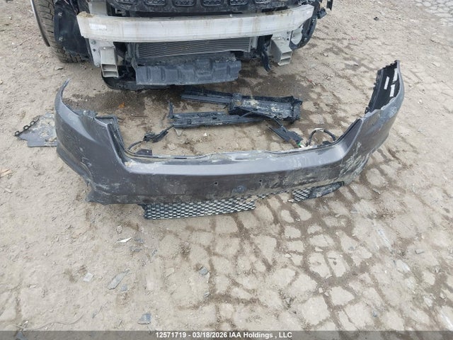 1C4PJLCB1KD246559 Jeep Cherokee Latitude