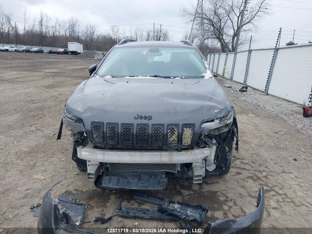1C4PJLCB1KD246559 Jeep Cherokee Latitude