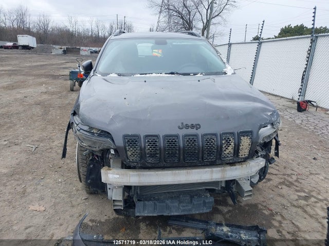 1C4PJLCB1KD246559 Jeep Cherokee Latitude