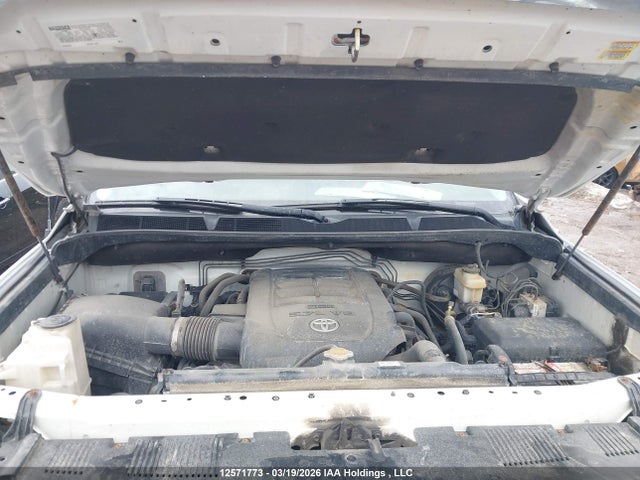 5TFUY5F10HX583289 Toyota Tundra Sr5 Plus 5.7l V8