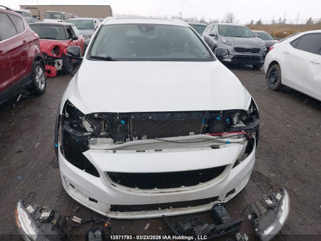 YV440MWK4H1037976 Volvo V60 Cross Country Premier