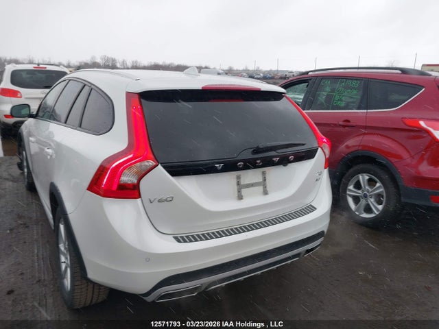 YV440MWK4H1037976 Volvo V60 Cross Country Premier