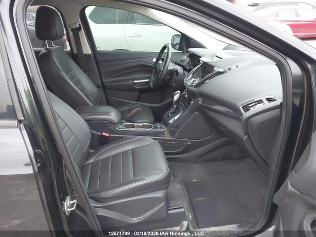 1FMCU9J91EUD74454 Ford Escape Titanium