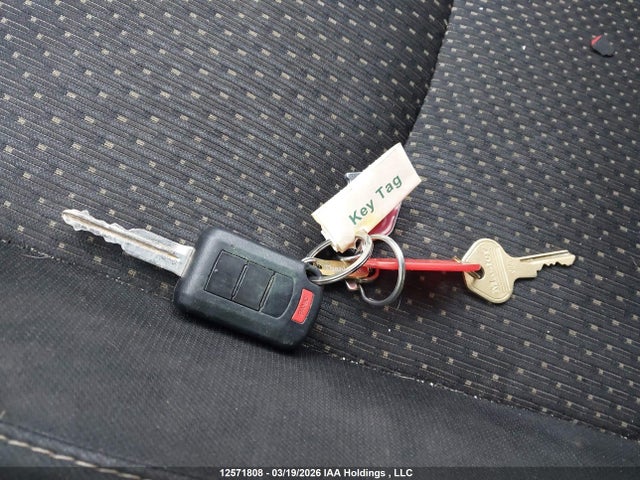 JA4AH3AU2GZ612202 Mitsubishi RVR