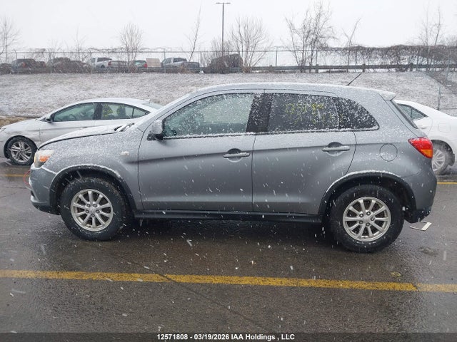 JA4AH3AU2GZ612202 Mitsubishi RVR