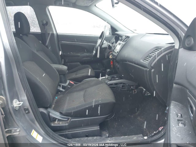 JA4AH3AU2GZ612202 Mitsubishi RVR
