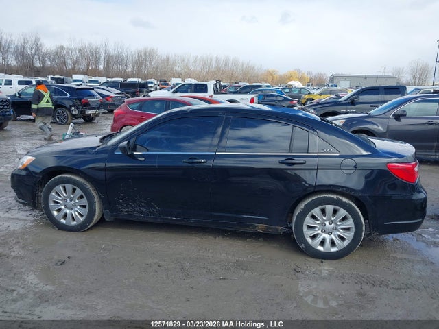 12571829 :رقم المزاد ، 1C3CCBABXDN651181 vin ، 2013 Chrysler 200 Lx مزاد بيع