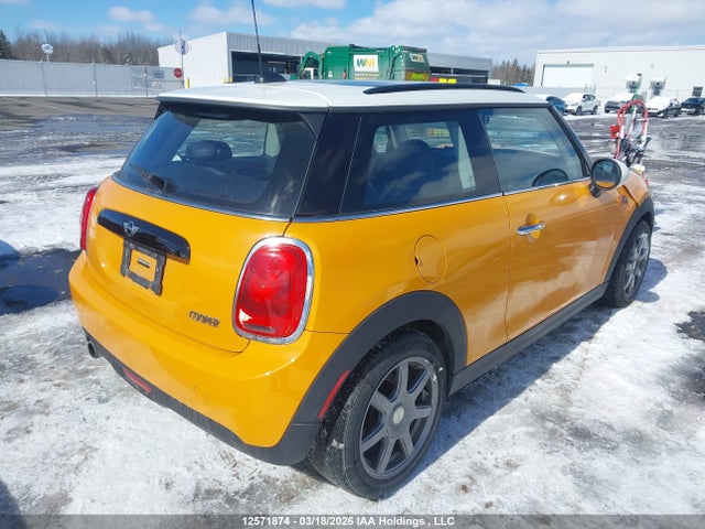 Mini 3 Door Cooper 2017 WMWXP5C31H2D71634 Image 4