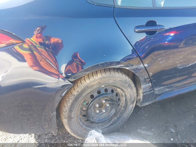 5YFBPMBE3MP229935 Toyota COROLLA LE