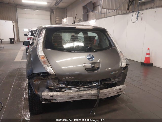 2017 Nissan Leaf S/sv/sl მანქანა იყიდება აუქციონზე, vin: 1N4BZ0CP2HC304230, აუქციონის ნომერი: 12571898