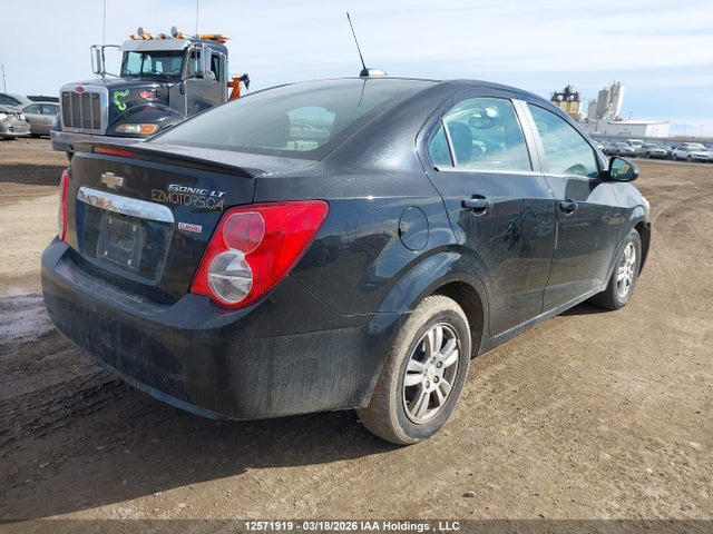 1G1JC5SB8G4153793 Chevrolet SONIC LT