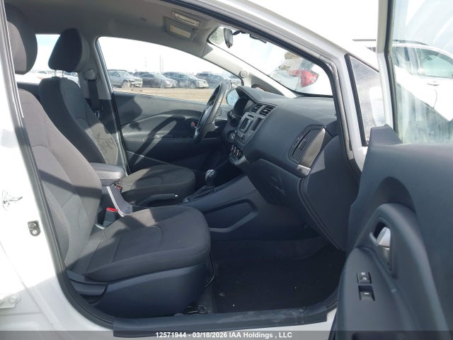 12571944 :رقم المزاد ، KNADN4A36F6517602 vin ، 2015 Kia Rio Ex/ex+/lx/lx+/sx مزاد بيع