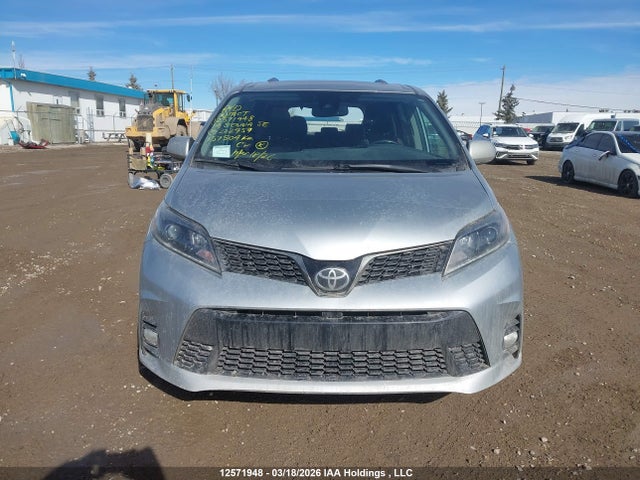 12571948 :رقم المزاد ، 5TDEZ3DC3KS222954 vin ، 2019 Toyota Sienna Se/se Premium مزاد بيع