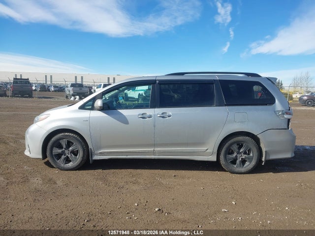 12571948 :رقم المزاد ، 5TDEZ3DC3KS222954 vin ، 2019 Toyota Sienna Se/se Premium مزاد بيع