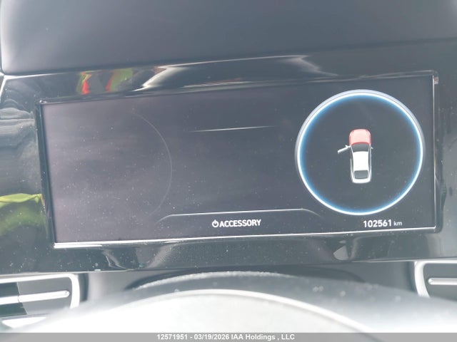 KMHLN4AJ7NU021677 Hyundai Elantra Hybrid Ultimate With Two-tone Interior
