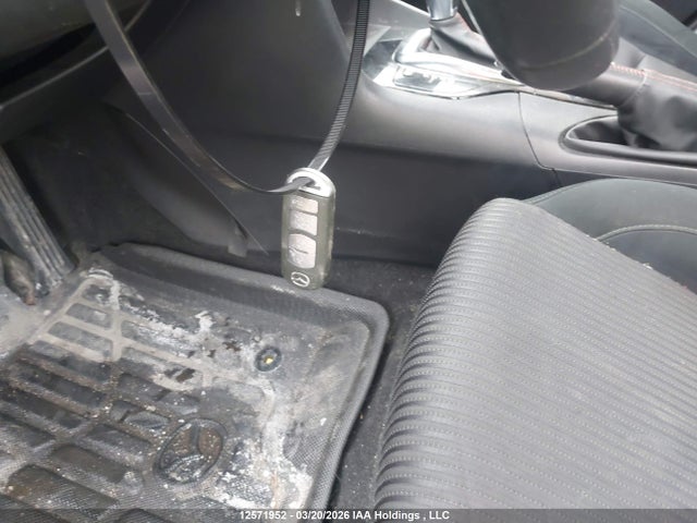 3MZBM1V78FM143998 Mazda 3 TOURING