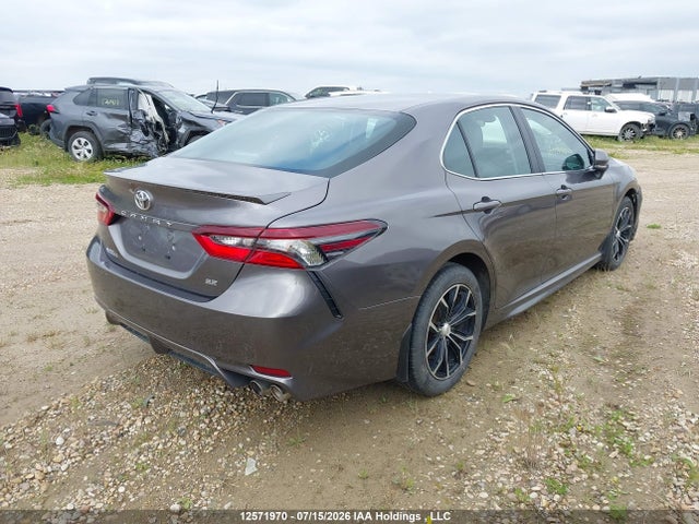 12571970 :رقم المزاد ، 4T1G11AK1NU065727 vin ، 2022 Toyota Camry Se مزاد بيع