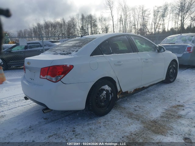 1G1PE5SBXF7116018 Chevrolet Cruze 2lt