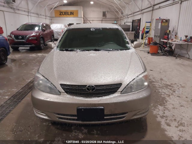 2004 Toyota Camry Le/se/xle მანქანა იყიდება აუქციონზე, vin: 4T1BE32K24U921026, აუქციონის ნომერი: 12572045