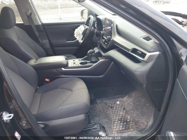 2024 Toyota Highlander Hybrid Le მანქანა იყიდება აუქციონზე, vin: 5TDBBRCH3RS139316, აუქციონის ნომერი: 12572061