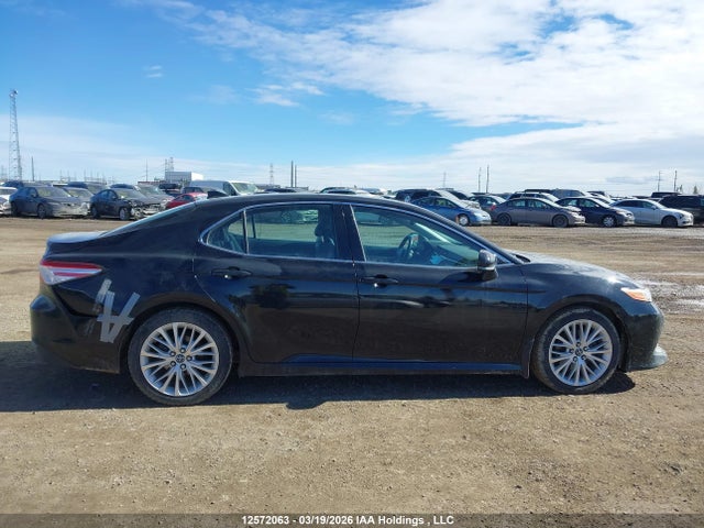 4T1B11HK2JU095216 Toyota CAMRY XLE