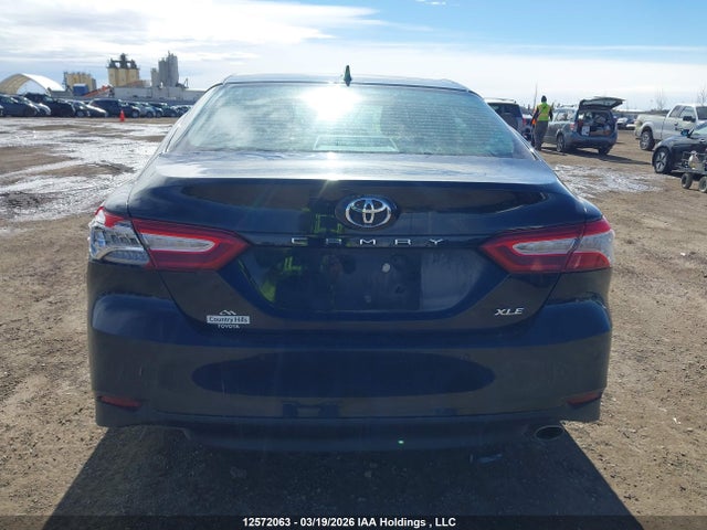 4T1B11HK2JU095216 Toyota CAMRY XLE