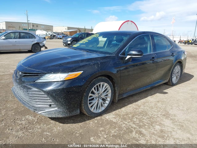 4T1B11HK2JU095216 Toyota CAMRY XLE