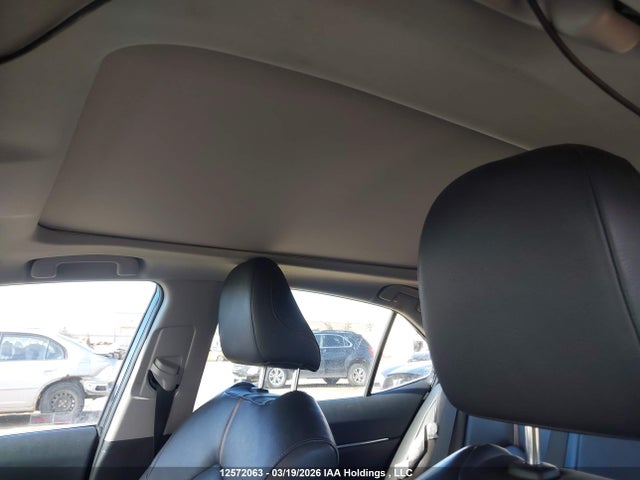 4T1B11HK2JU095216 Toyota CAMRY XLE