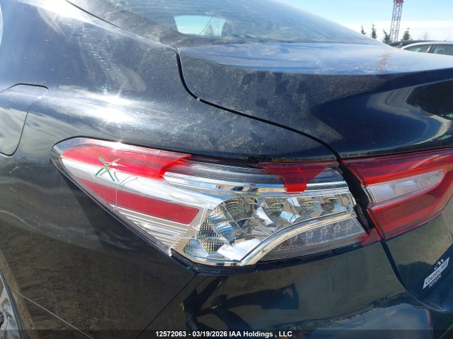 4T1B11HK2JU095216 Toyota CAMRY XLE